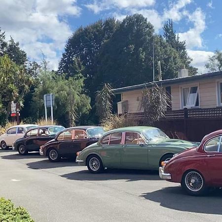 Red Tussock Motel Te Anau Εξωτερικό φωτογραφία