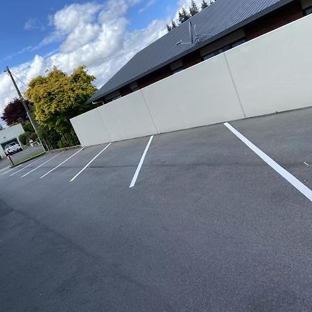 Red Tussock Motel Te Anau Εξωτερικό φωτογραφία